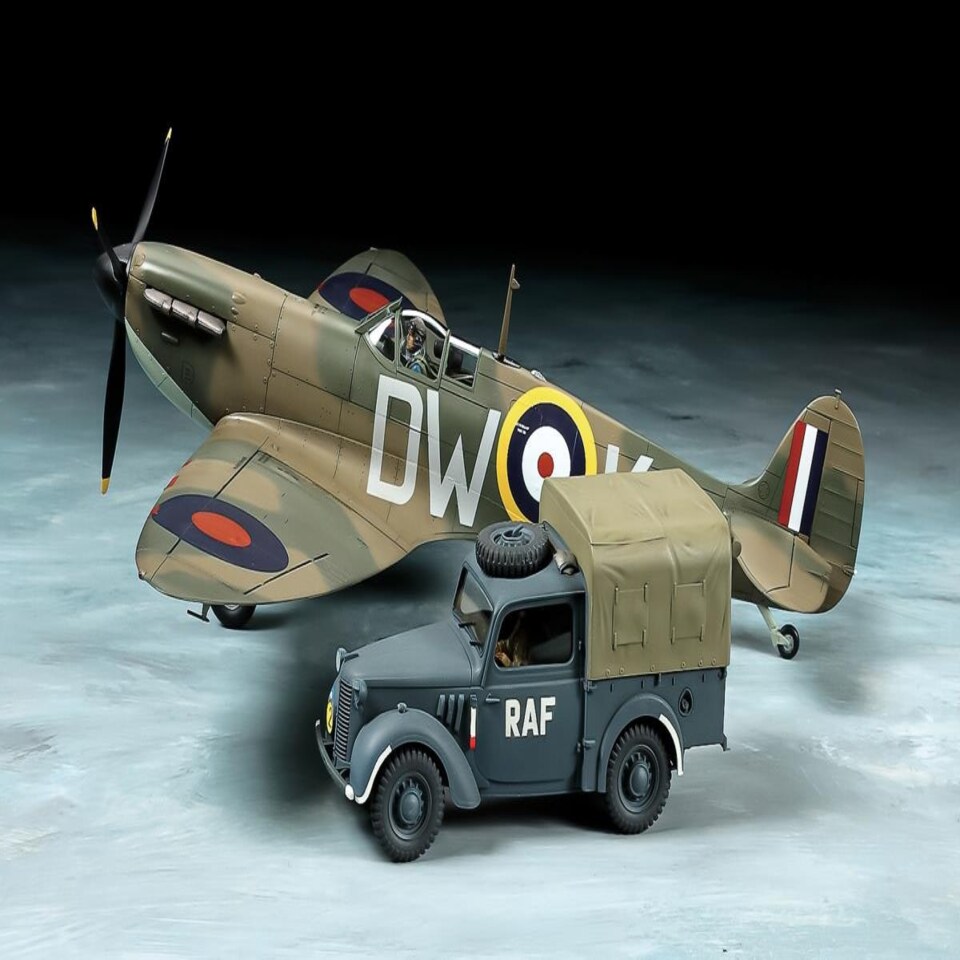 Tamiya British Spitfire Mk.I & Light Utility Car 10HP Set (1:48)