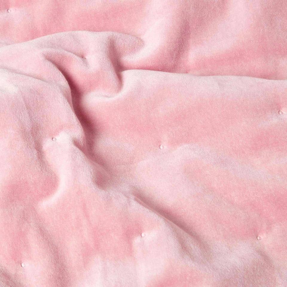 image 1 of Homescapes Pink Velvet Quilted Throw - 150 x 200 cm | Pink | 1
