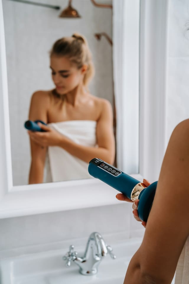 image 1 of Medivon Halley Handheld Massager Blue