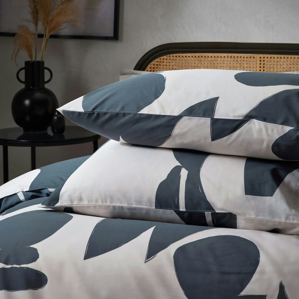 image 1 of Hoem Meta Abstract Cotton Rich Single Duvet Cover Set
