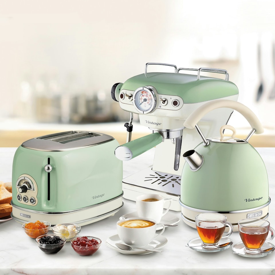 image 1 of Ariete ARPK17 Vintage Retro Dome Kettle, Toaster & Espresso Coffee Machine Set, Green
