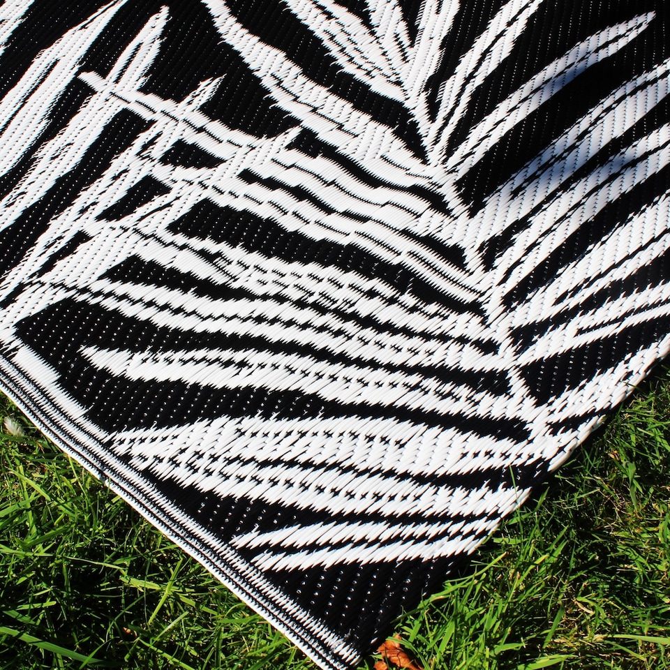 image 1 of D & D Tahiti Outdoor Rug Black