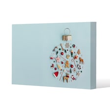 Christmas objects laid out (canvas) / 101 x 77 x 4cm | Multi