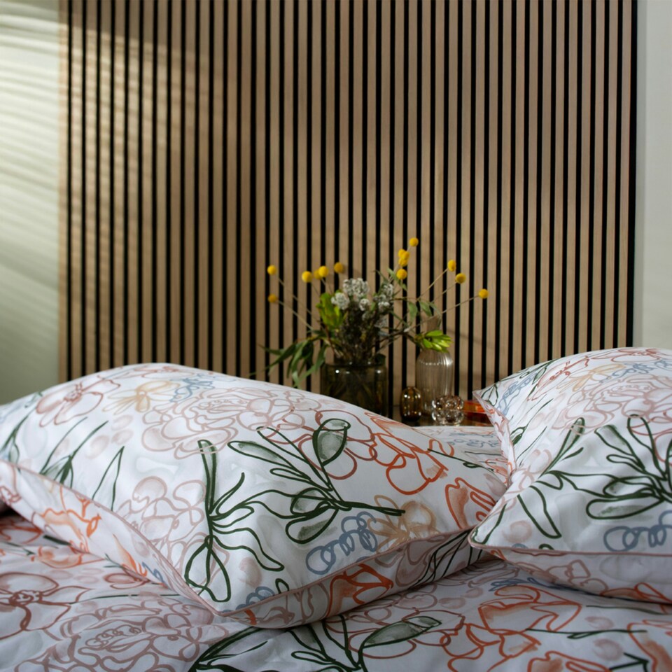 image 1 of Naive Floral Cotton Duvet Set – Stylish Bedlinen with Floral Design White | Multi | Double