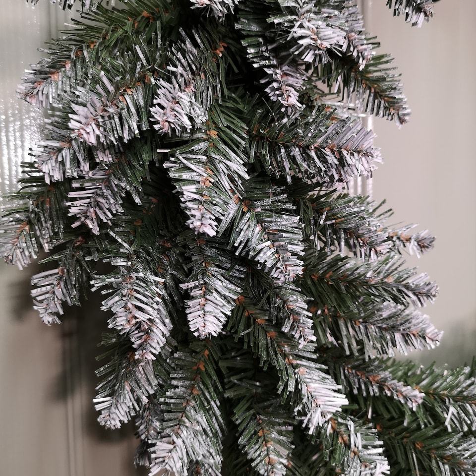 image 1 of 60cm Snow Tip Christmas Wreath with 160 Bullet Tips