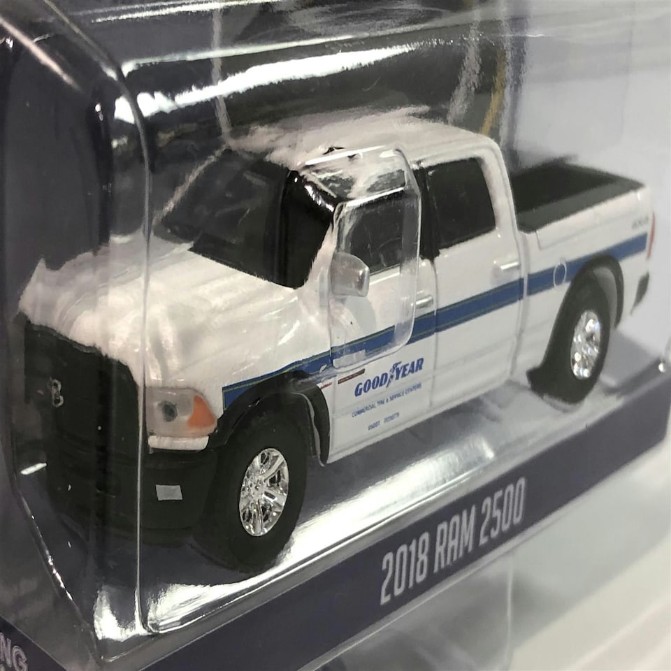 image 1 of 2018 RAM 2500 White 1:64 Scale Greenlight 41100F