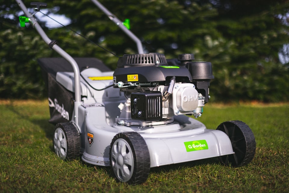 image 1 of Q Garden 130cc Petrol Lawn Mower 39cm Poly Deck