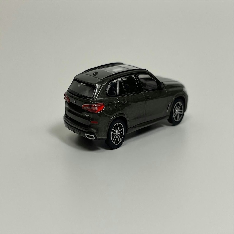 image 1 of BMW X5 2019 Beige Metallic 1:87 Scale Minichamps 870029200