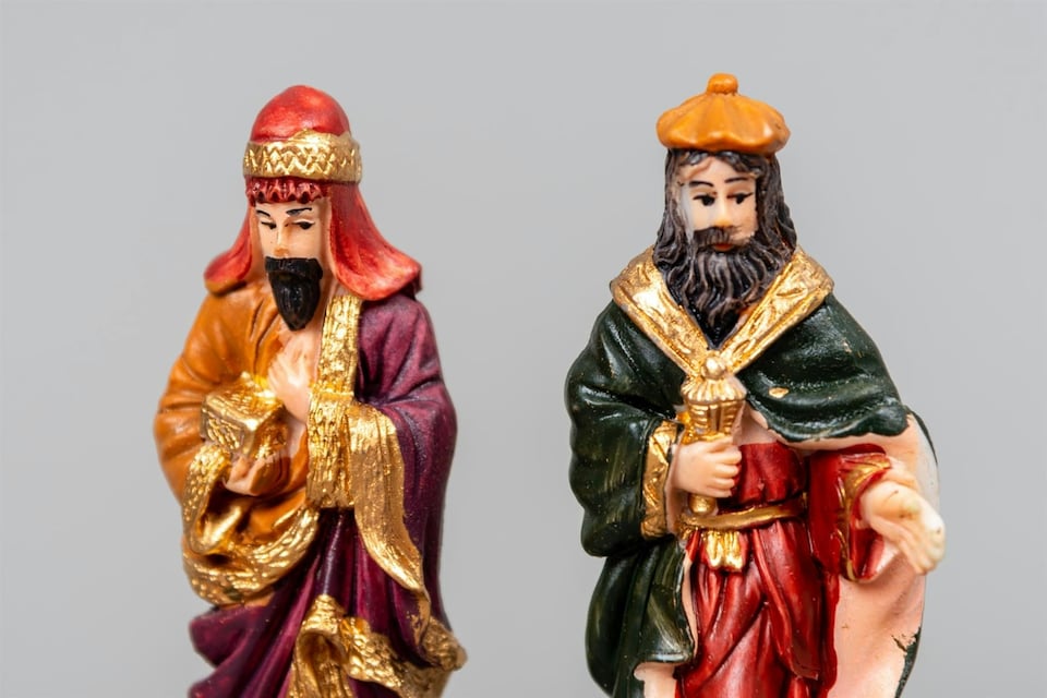 image 1 of Handmade Nativity Scene Birth Jesus Wooden Stable Figurine House Sculpture Christmas Decoration Xmas Décor