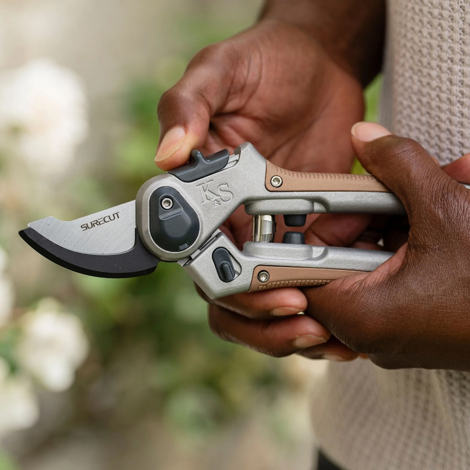image 1 of Kent & Stowe SureCut All Purpose Lite Secateurs