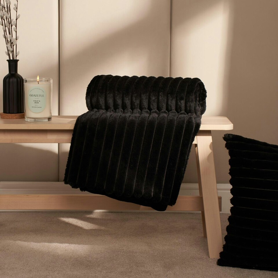 image 1 of OHS Faux Fur Rib Fleece Blanket, 125x150cm - Black