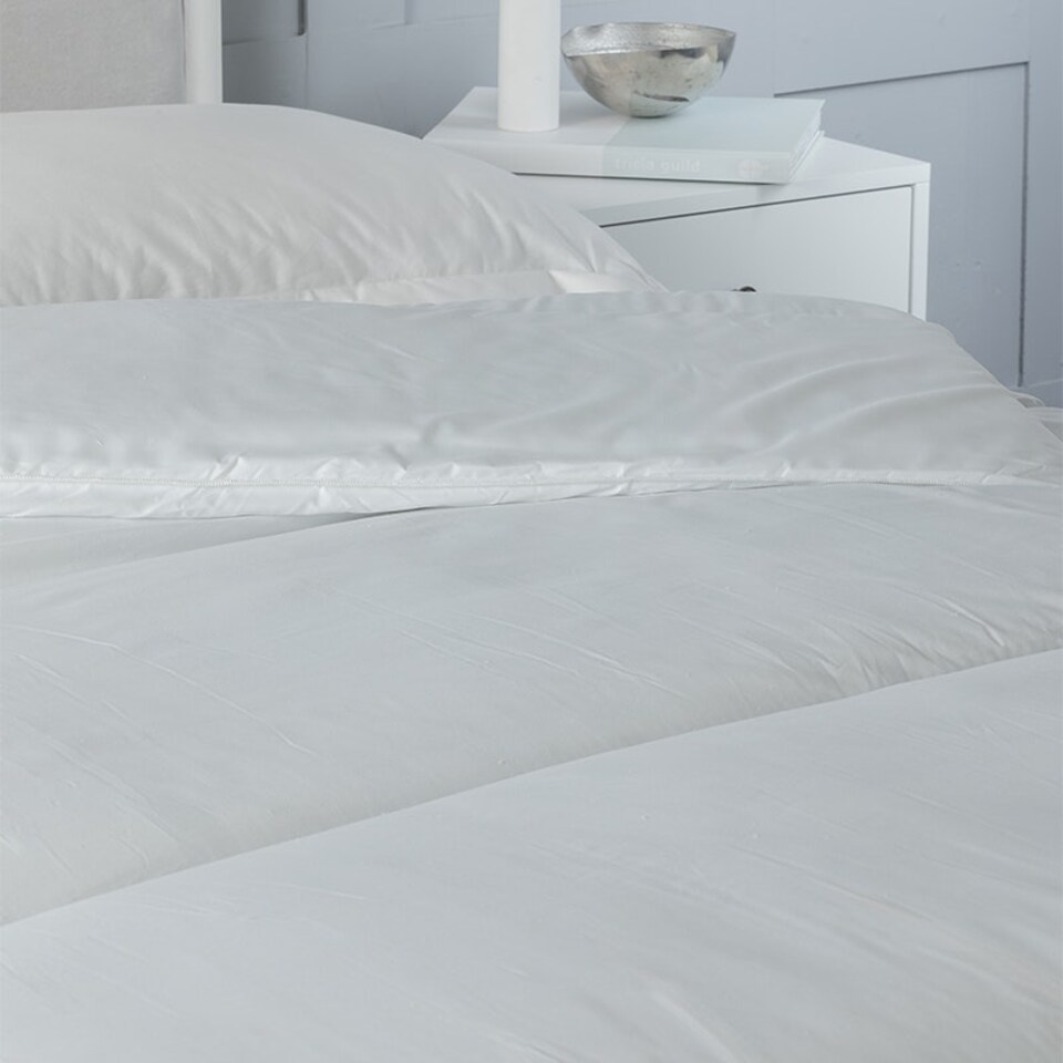 image 1 of Winter Duvet 13.5 Tog Polycotton And Hollowfibre Filling Double White