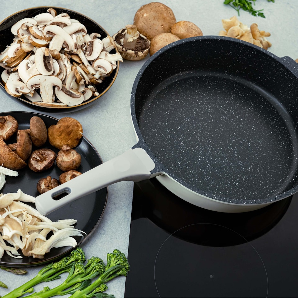 image 1 of Commichef All-In-One Pan, Cast Aluminium Pan with Lid, Cream, 32cm