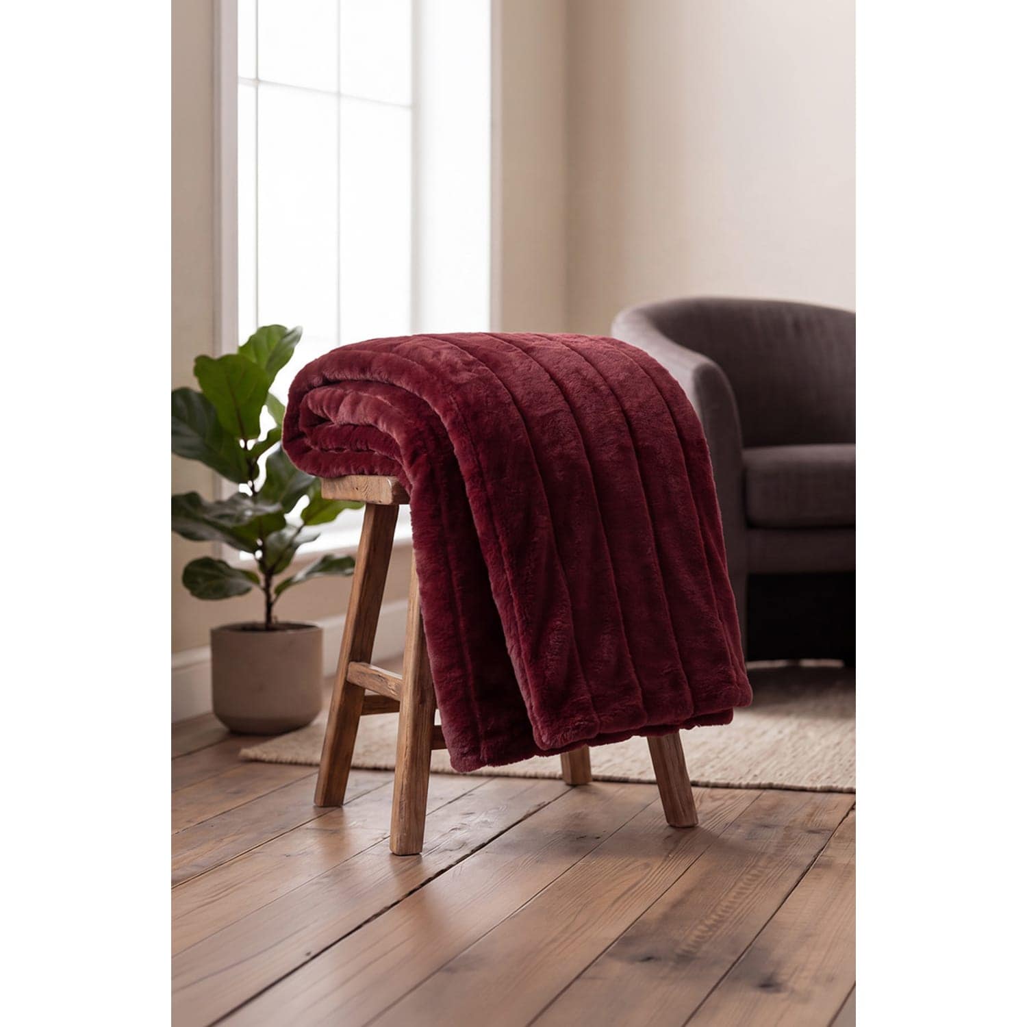 Hockley Ruby Faux Fur Throw