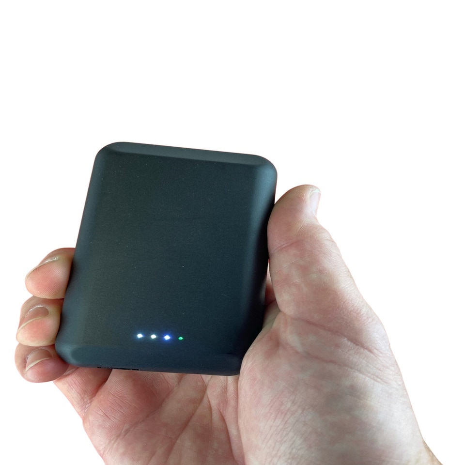 image 1 of Black 5000mAh Mag-Safe Mobile Phone Power Bank
