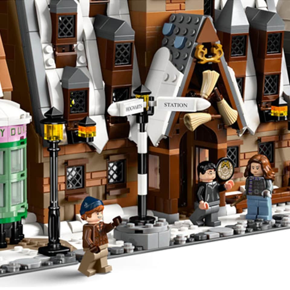image 1 of LEGO Harry Potter 76457 Village of Hogsmeade Collector's Edition