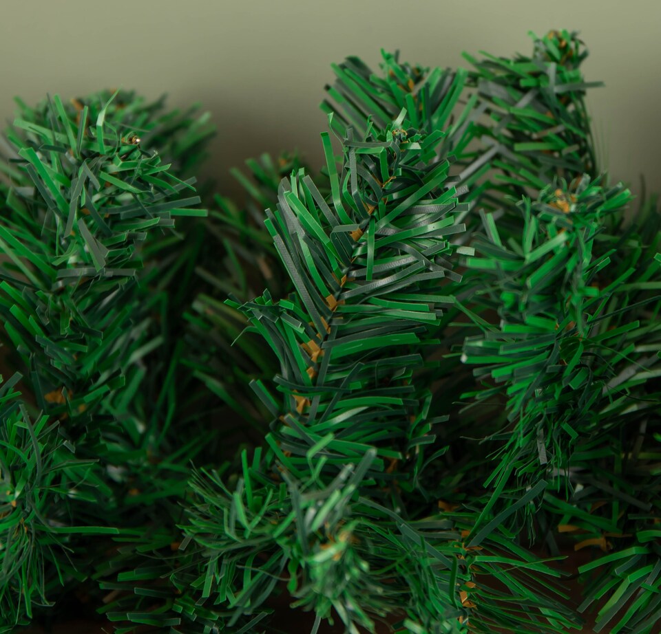 image 1 of 2.7m x 20cm Plain Green Christmas Garland with 260 Tips