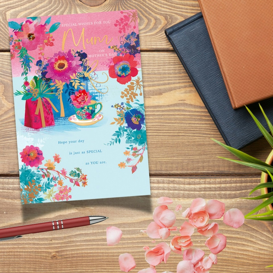 image 1 of Words 'n' Wishes Mother's Day Card for a Lovely Mum on Mothering Sunder, 23.5 x 16.5 cm