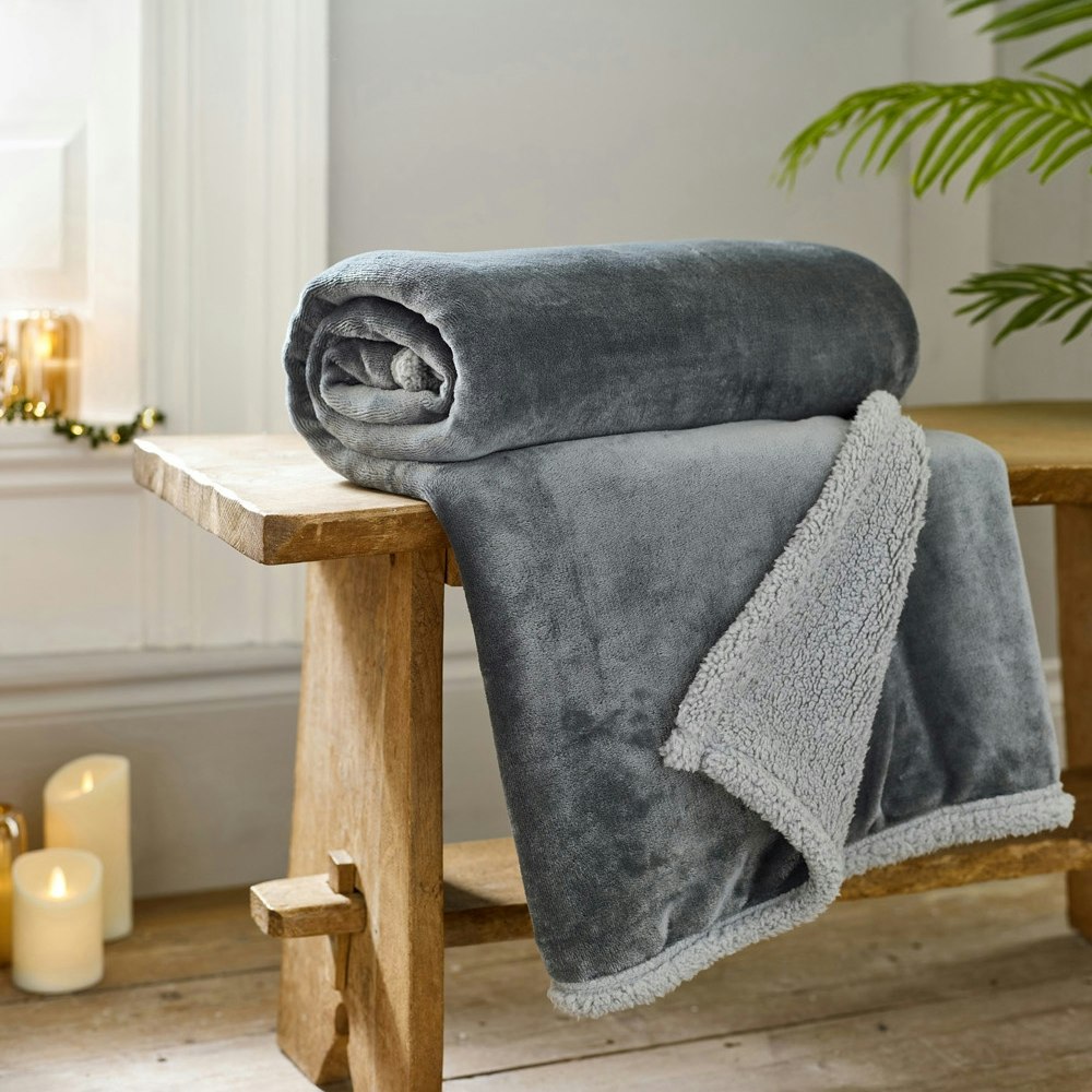 Hazelwood Flannel & Sherpa Throw – 130x170cm Reversible Soft