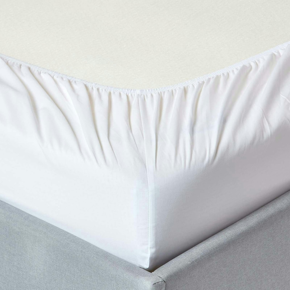 image 1 of Homescapes White Egyptian Cotton Fitted Sheet 200 TC, Double | White | Double