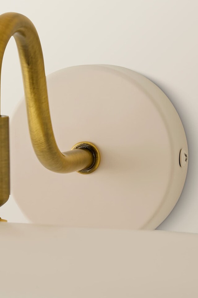 image 1 of ValueLights Millie Cream Flower Scallop Adjustable Picture Wall Light and Bulb