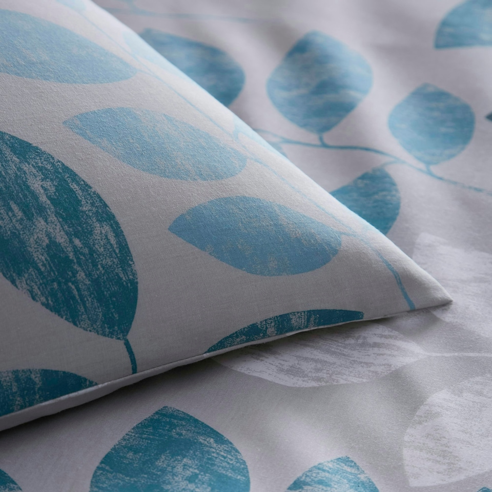 image 1 of Portfolio Home Avani Retro Floral Soft Easy Care Bed Linen Bedding Duvet Cover Quilt Set With Pillow Cases Blue | King