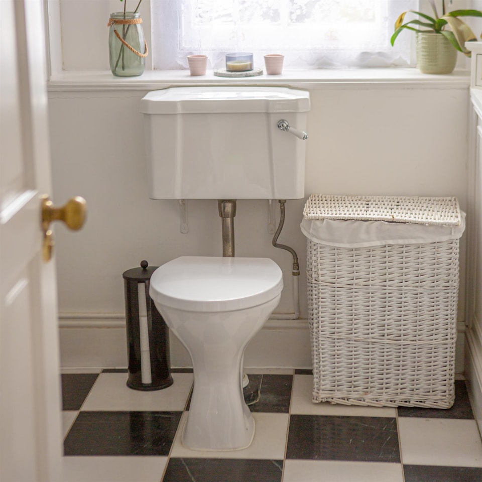 image 1 of Harbour Housewares Round Soft Close Toilet Seat - White - Pack of 2 | White | White