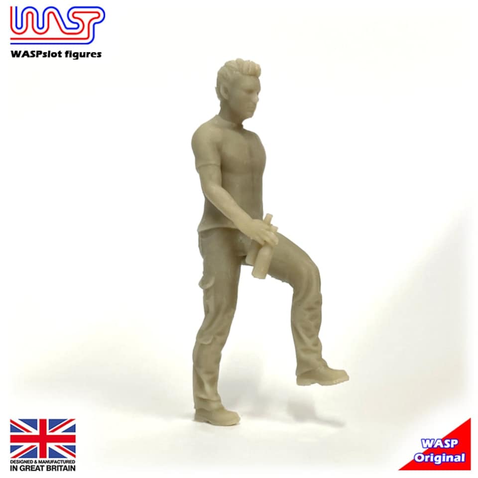 image 1 of Trackside Figure Scenery Display No 117 1:32 Scale Wasp