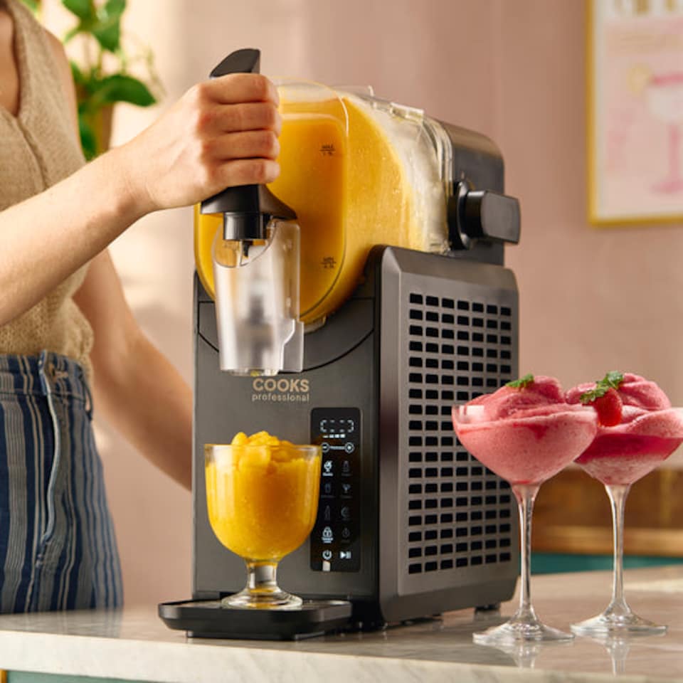 image 1 of Cooks Professional Slushy Maker - 2.5L Slushie Machine with 5 Presets for Slush, Milkshake, Frappe, Frozen Drinks or Cocktails