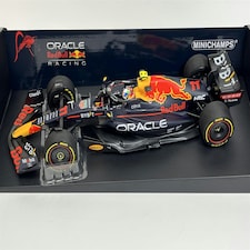 Sergio Perez Red Bull Racing RB18 Saudi Arabian GP 2022 1:18 Minichamps 110220011