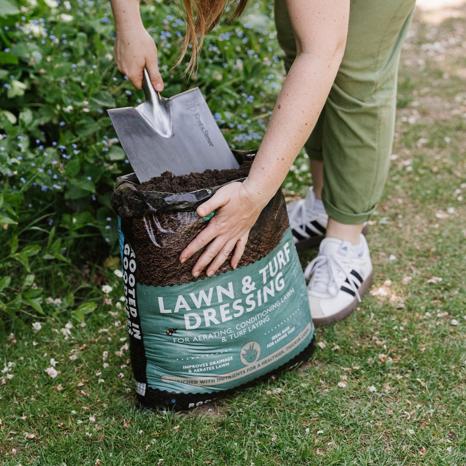 image 1 of Westland Lawn & Turf Dressing - 25L