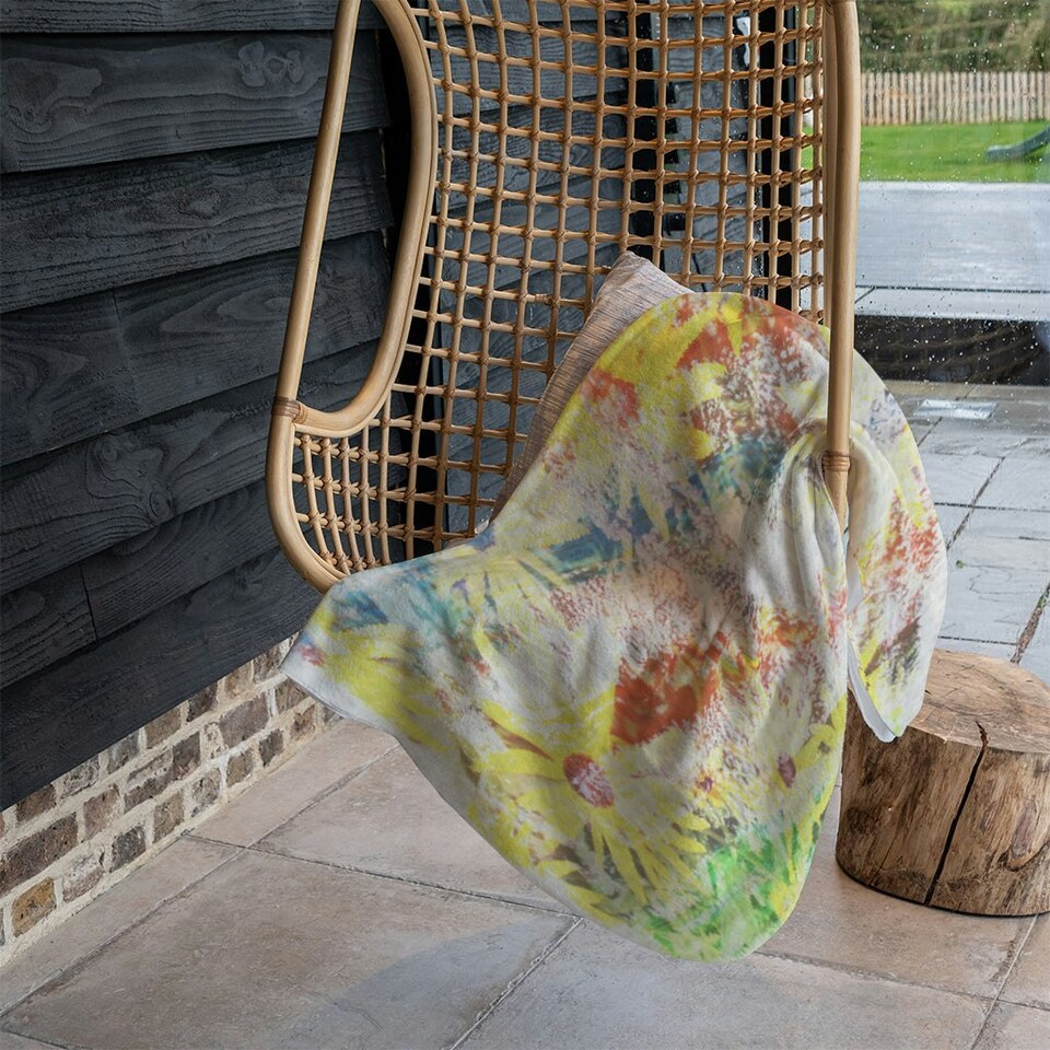 image 1 of FLOWER BURST (Blanket)