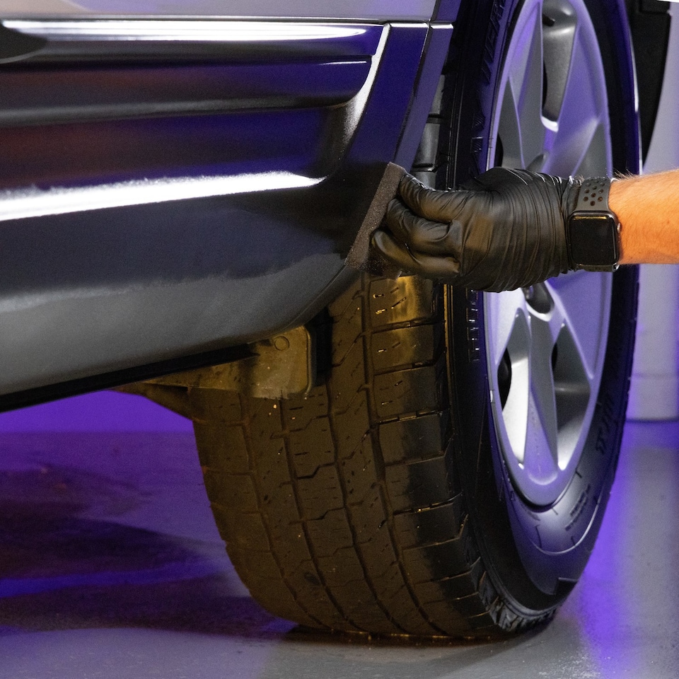 image 1 of Meguiar's Heavy Duty Trim Restoration Kit Black Plastic G250100EU