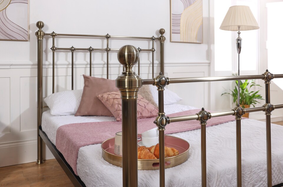 image 1 of 4ft6 Double Brass Finish,Traditional Antique Victorian Metal Bedstead Bed Frame