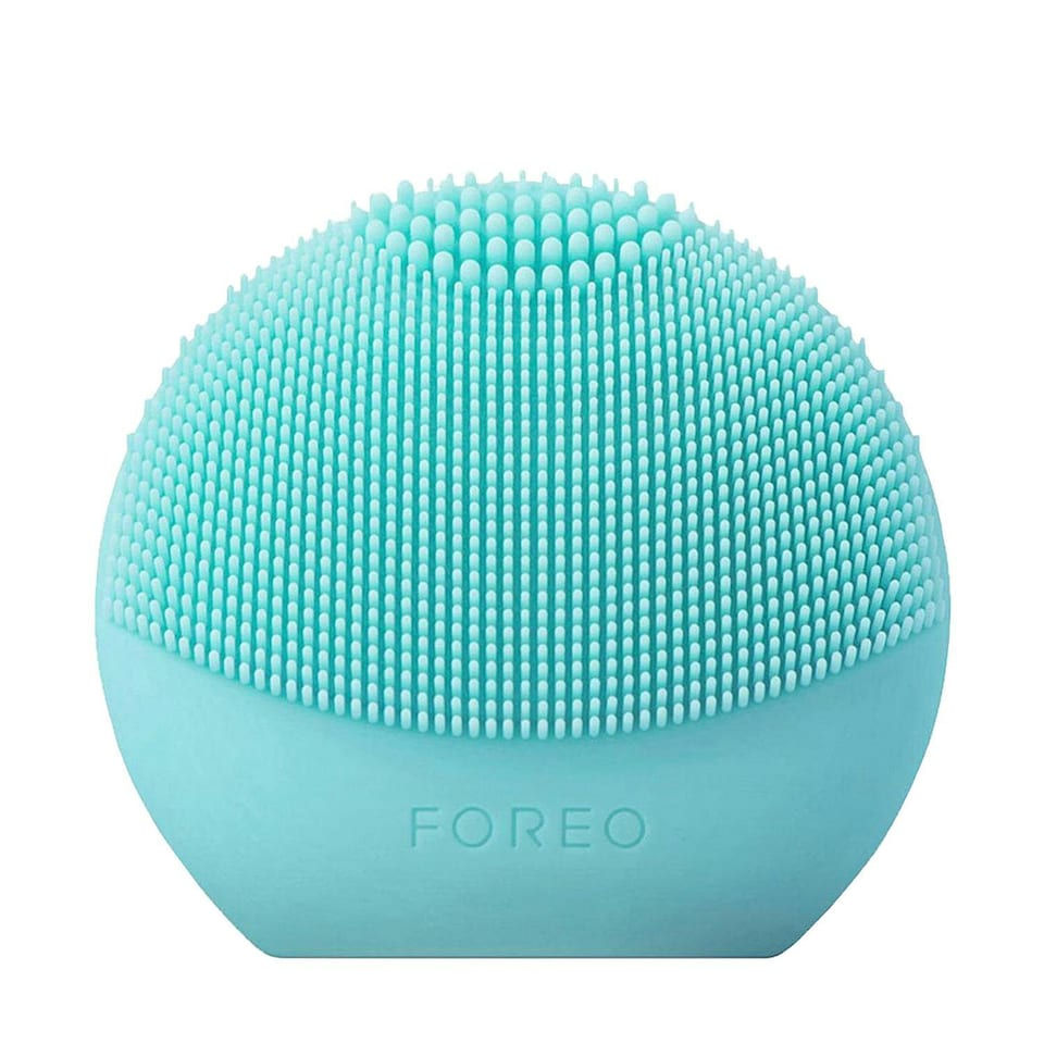 image 1 of FOREO LUNA Play Plus 2 Facial Cleansing Brush Travel-Friendly, Minty Cool