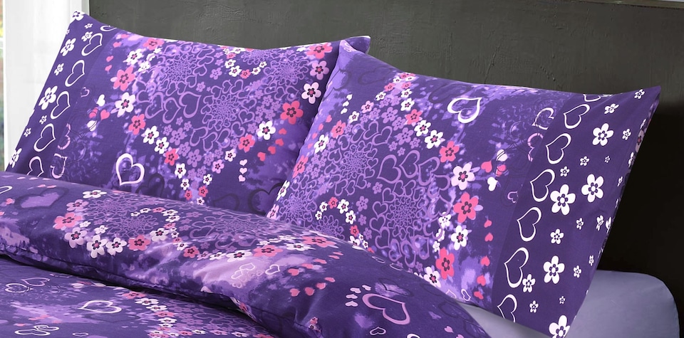image 1 of Homes Linen Luxury Polycotton Jasmine Floral Duvet Cover Set with Pillowcases Soft Printed Bedding Set | Copper | Plum | Super King