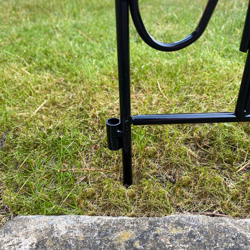 image 1 of Richmond Metal Garden Lawn Edging (45cm x 41cm) - 15 Panels
