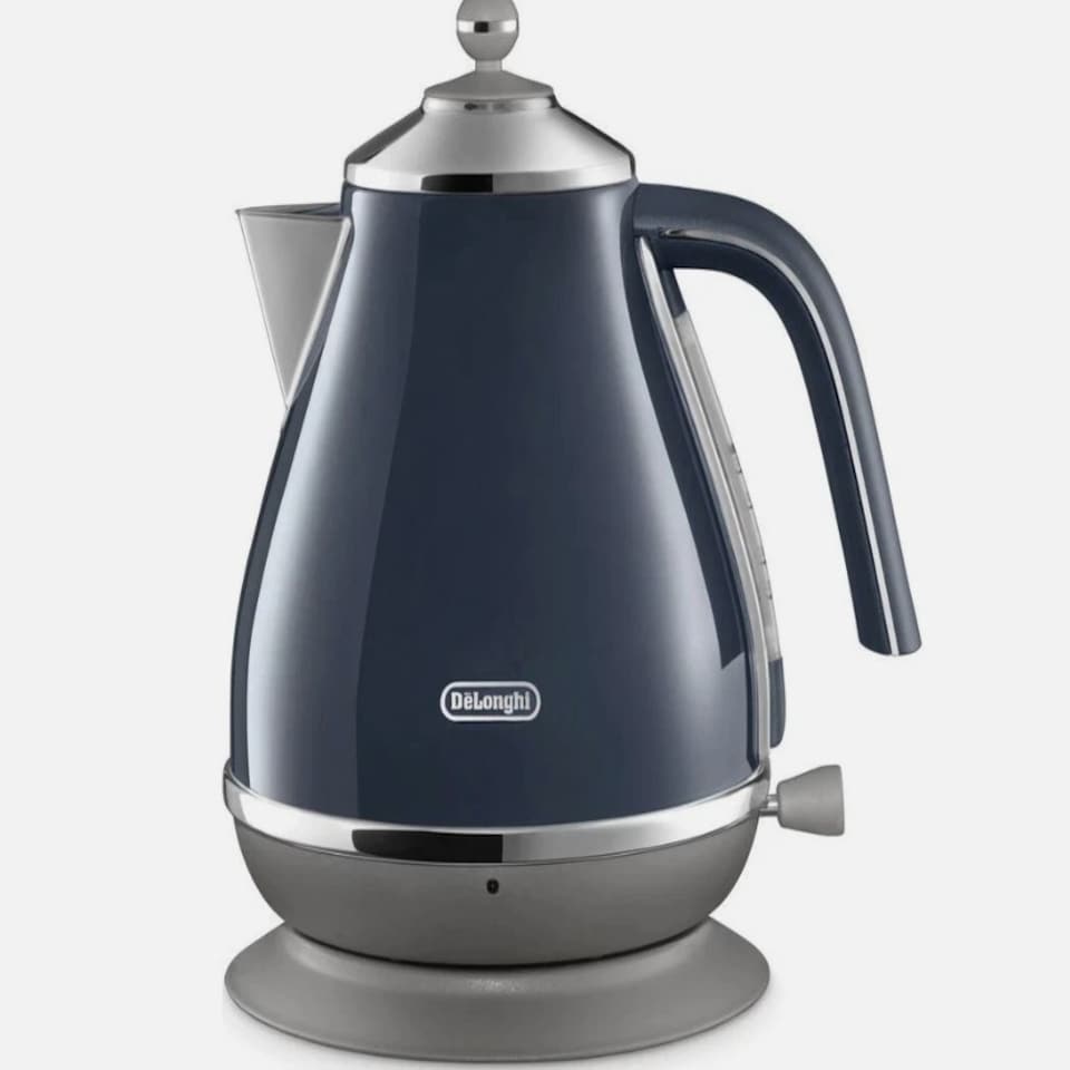 DeLonghi 1.7L Icona Capitals Kettle London Blue