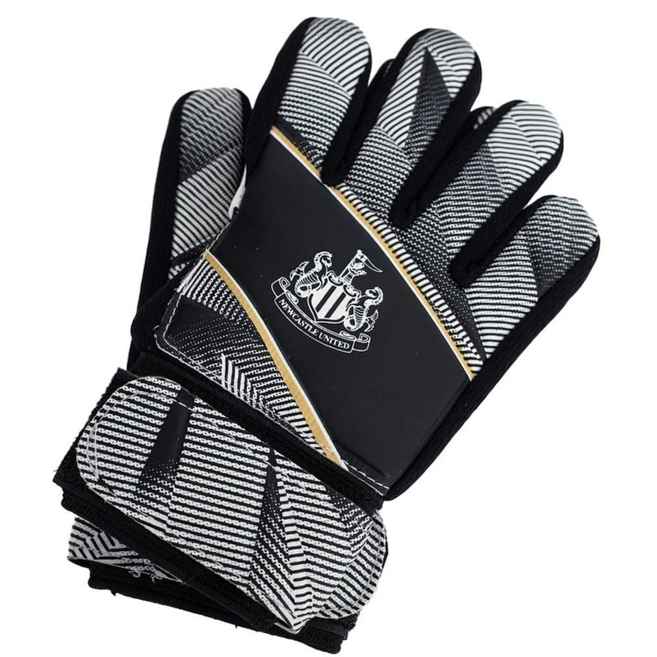 image 1 of Newcastle United FC Childrens/Kids Fuse Crest Goalkeeper Gloves - Black/White - 79mm - 86mm | Black | XS