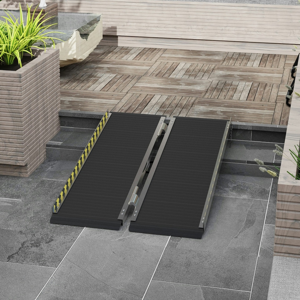 image 1 of HOMCOM Folding Aluminium Wheelchair Ramp 122x73cm 272KG Capacity for Home