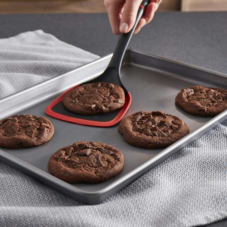 image 1 of Morphy Richards 15"x10" Oven Tray Set