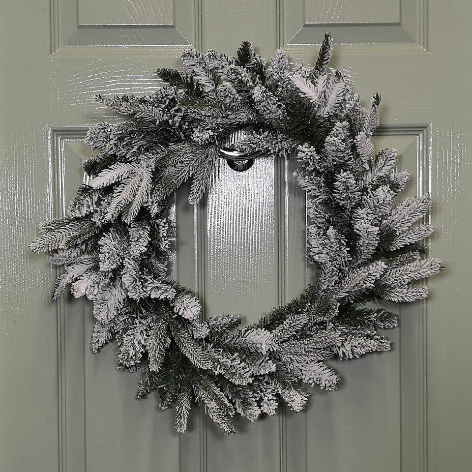 image 1 of 45cm Snow Flocked Wreath 84 Mixed PE/PVC Tips