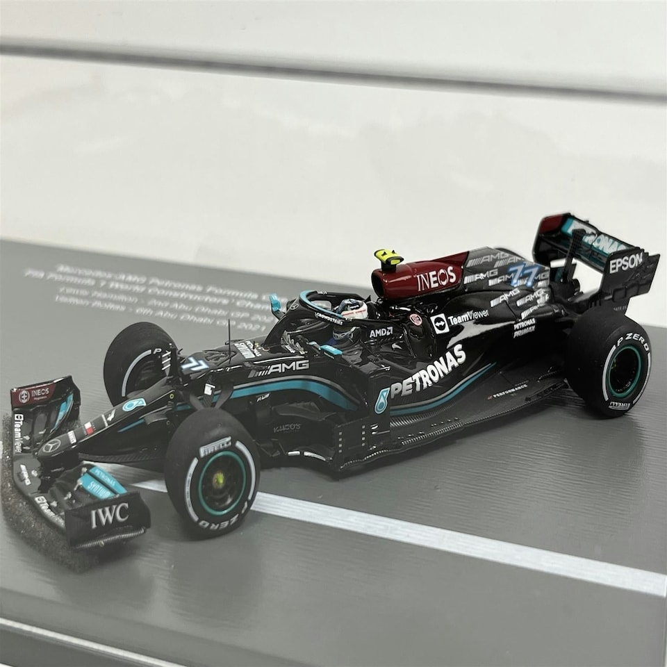 image 1 of Lewis Hamilton and Valtteri Bottas Mercedes F1 World Constructors Champions 2021 1:43 Spark S7860