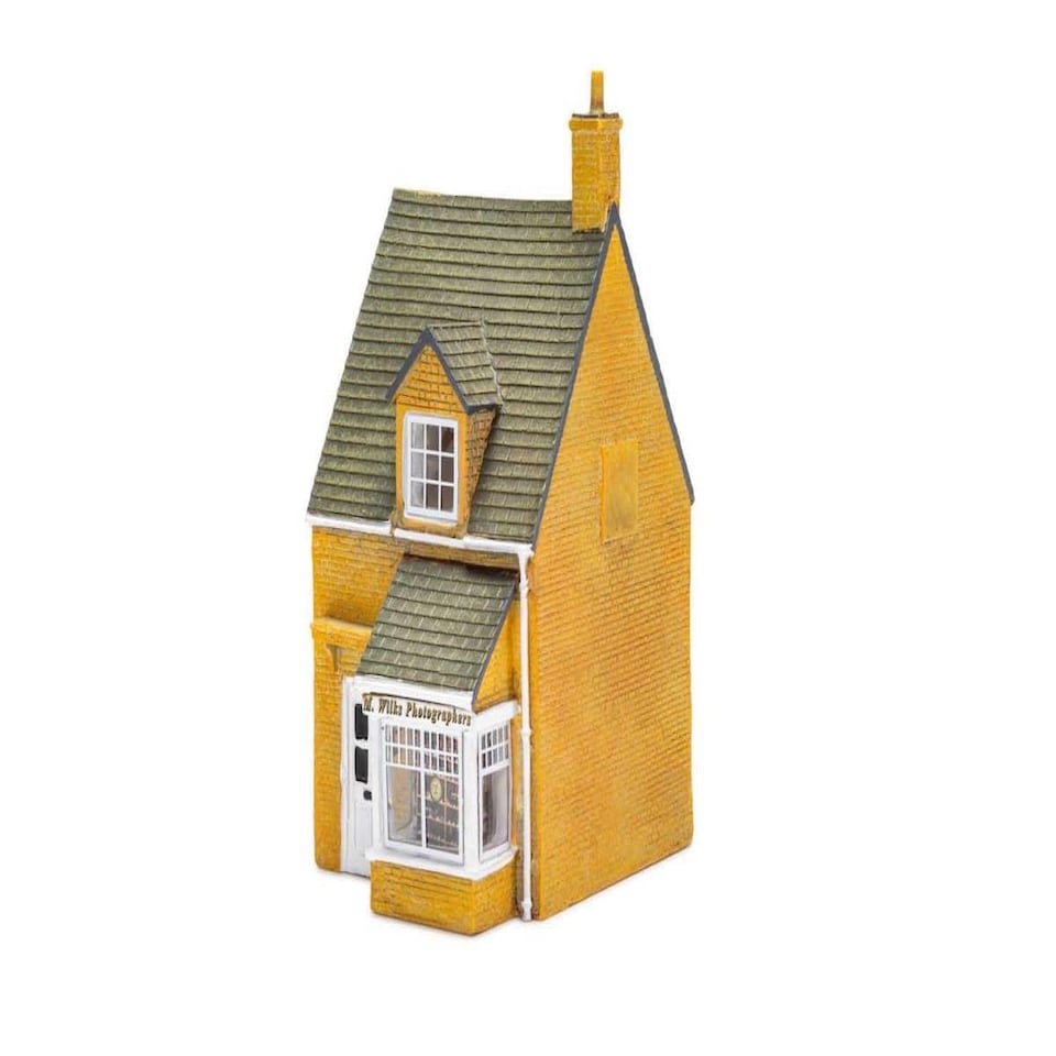 Hornby Skaledale M.Wilks Photographers (Pre-Built)
