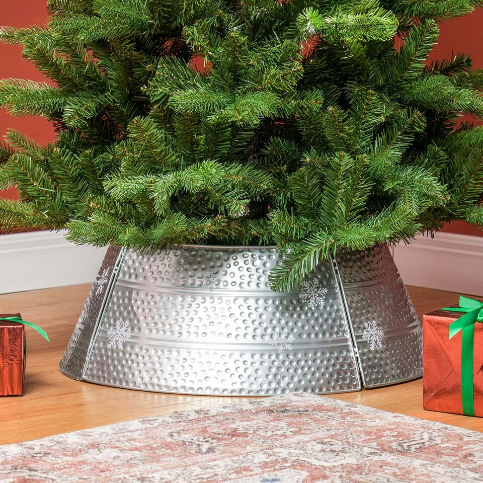 image 1 of HOMCOM 66cm Christmas Tree Collar with Hollow Snowflake Patterns Silver