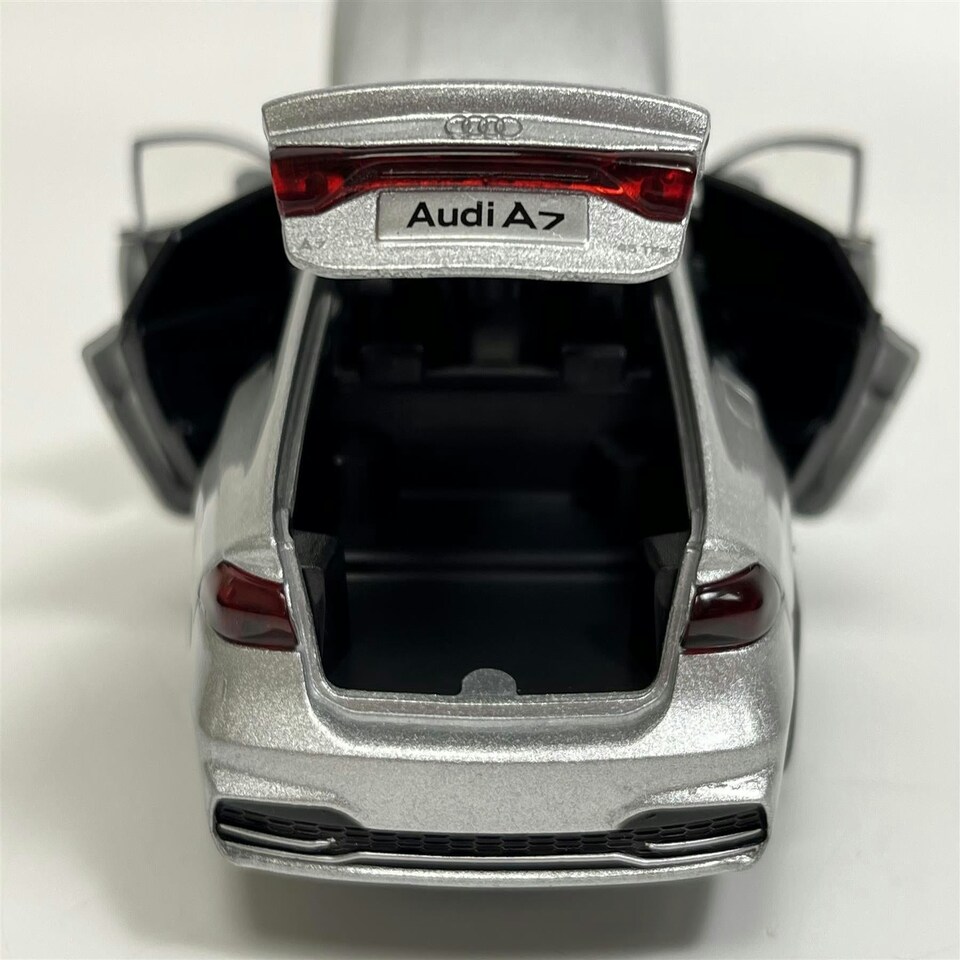 image 1 of Audi A7 Silver LHD Light and Sound 1:32 Scale Tayumo 32140018