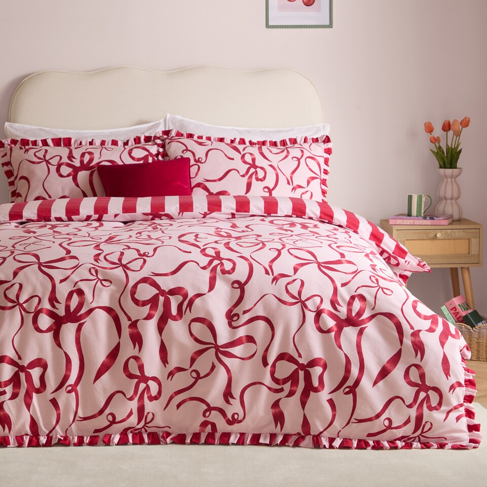 image 1 of Furn La Vie En Bows Reversible Duvet Cover Set | Pink | Pink/Red | Double | 1
