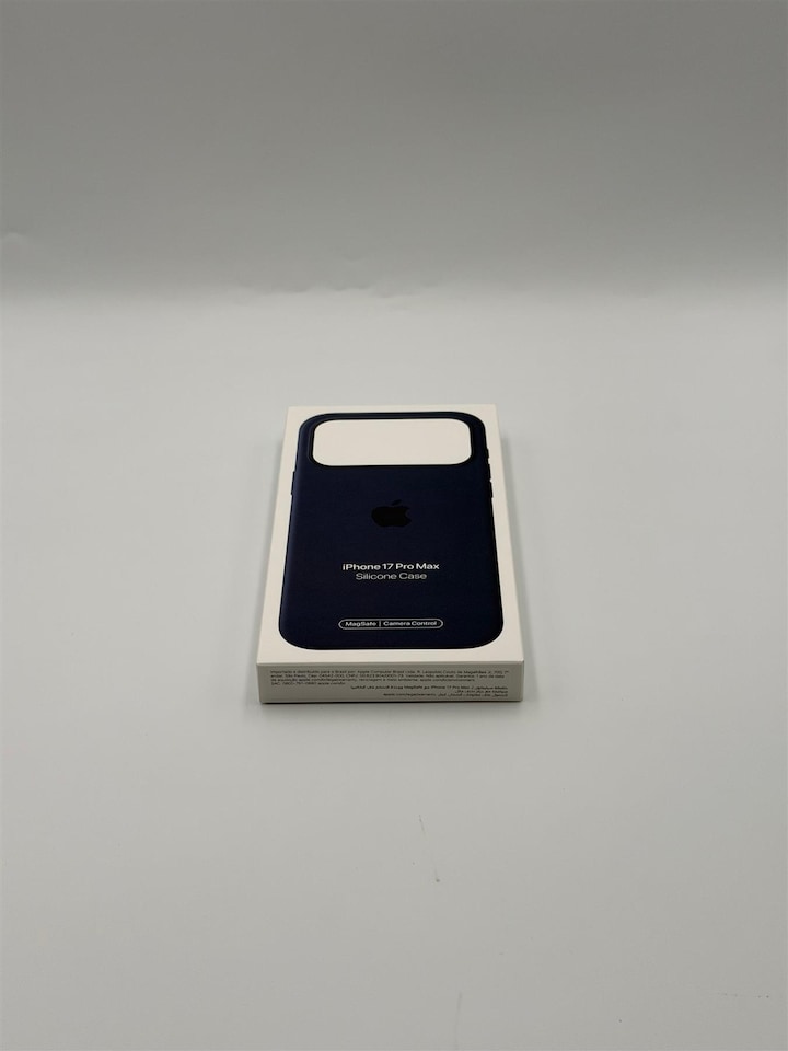 image 1 of Apple Silicone Case with MagSafe for iPhone 17 Pro Max 6.9 Midnight A3560 - MGFP4ZM/A
