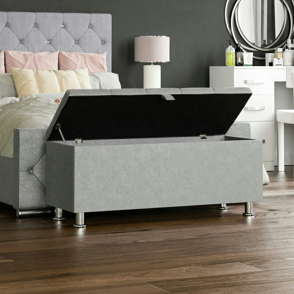 image 1 of Vida Designs Valencia Storage Ottoman Bedroom Hallway Chest Bench, Light Grey Velvet Grey | Light Grey Velvet