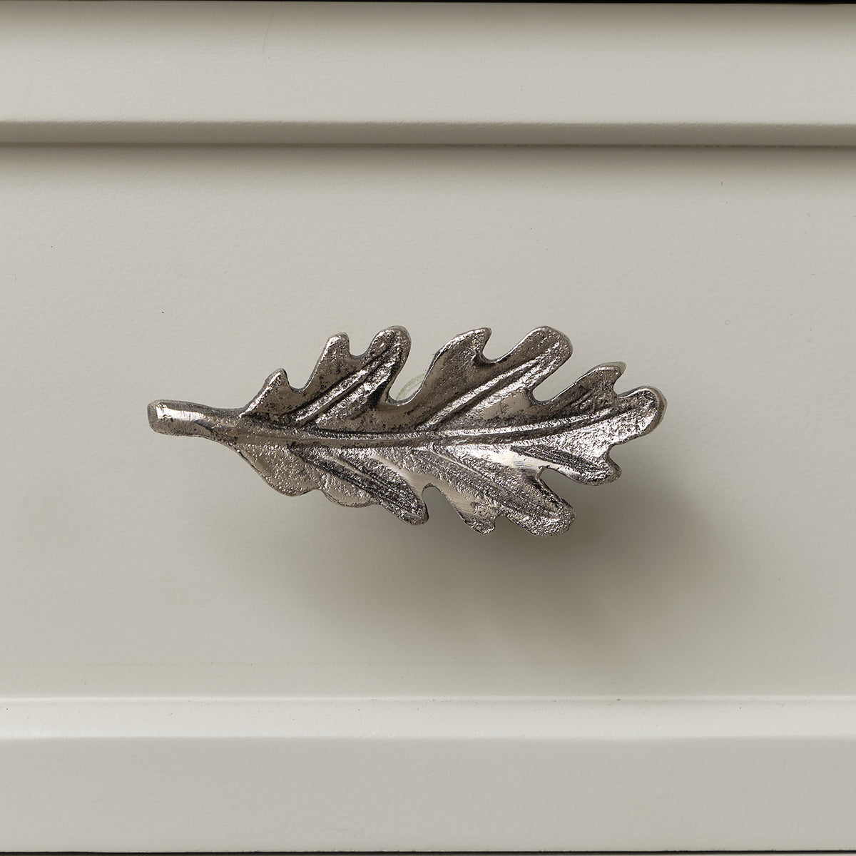 Melody Maison Antique Silver Oak Leaf Drawer Knob